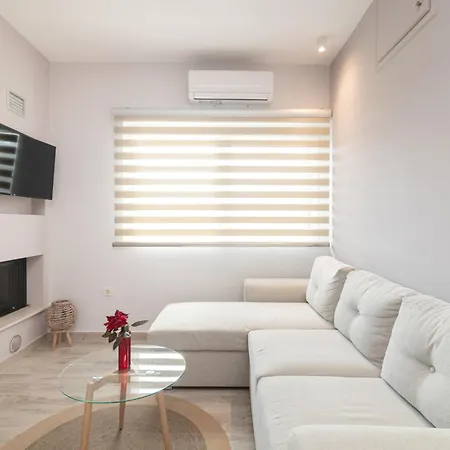 Andriana's 2-bedroom Countryside Retreat