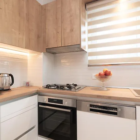 Andriana's 2-bedroom Countryside Retreat Daire *